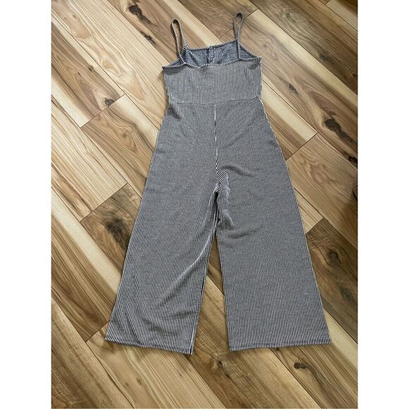 Caution To The Wind Jumpsuit Size Small Black White Pin Stripe Sleeveless - Picture 10 of 10